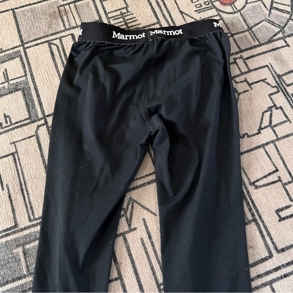 Marmot base layer ski pants black, perfect for winter wear - Picture 5 of 5